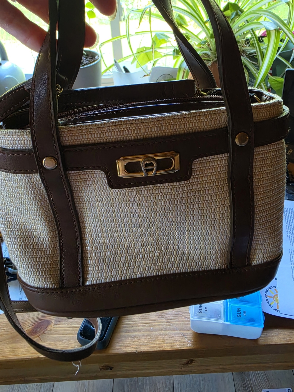 ✨ Gorgeous vintage Etienne Aigner mini satchel handbag ✨